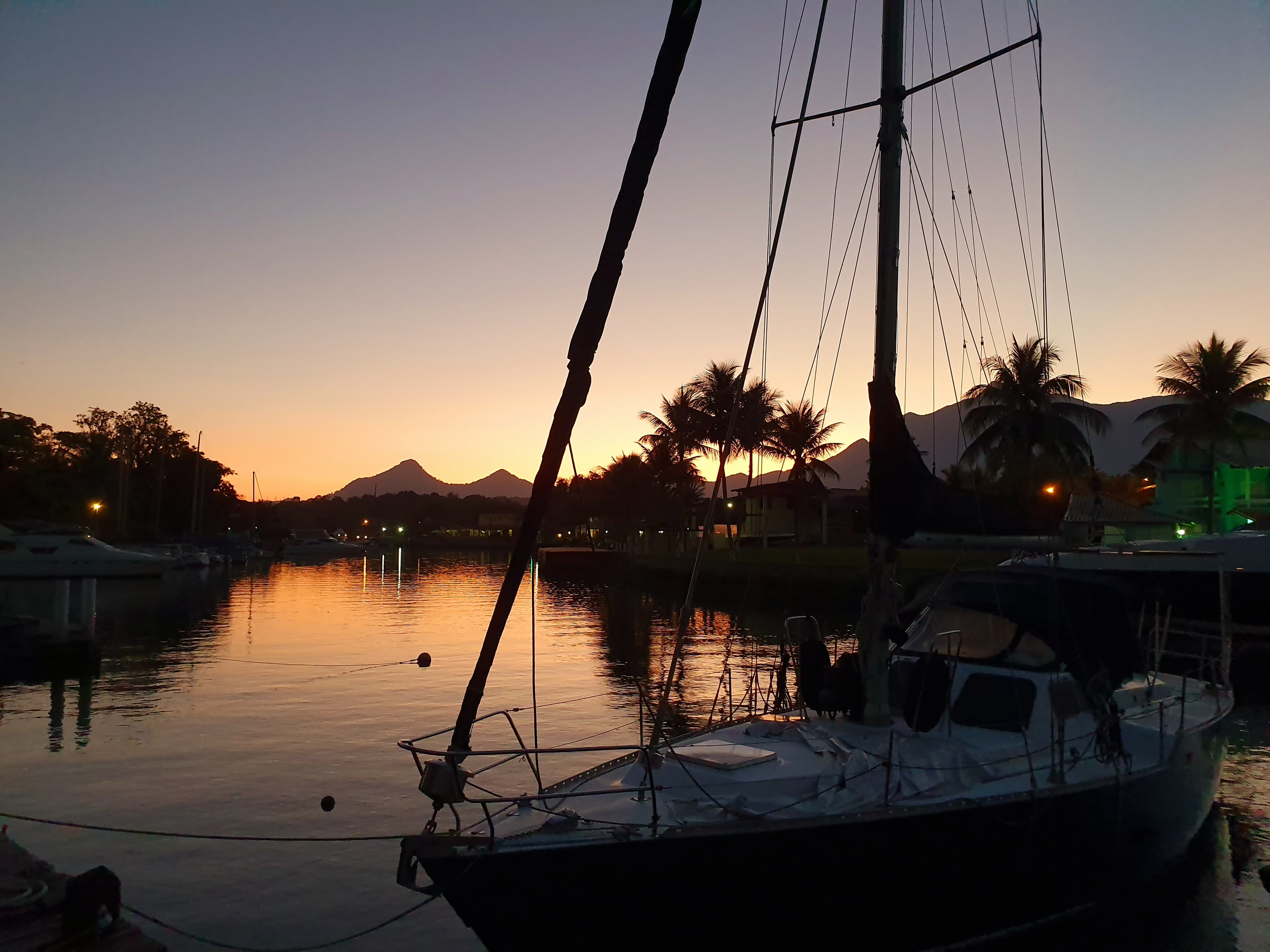 Pôr do sol no canal de Porto Bracuhy, Angra dos Reis