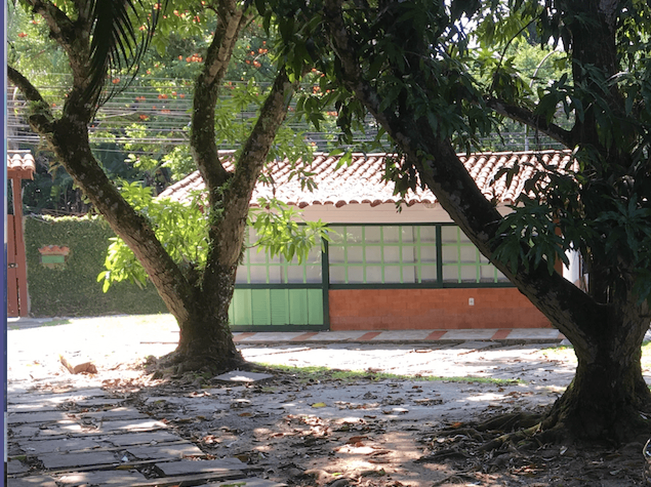 Loft externo independente no jardim